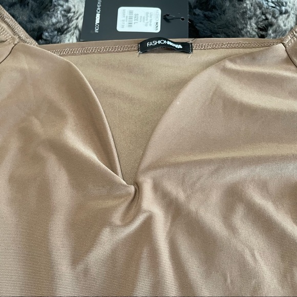 💥Fashion Nove Nude Off the Shoulder Crop Top💥 - Picture 3 of 3